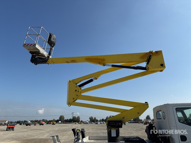 2011 Renault Maxity 110Dxi 2011 Socage DA320 20 m on Bucket Truck - Caminhão com plataforma aérea: foto 5 2011 Renault Maxity 110Dxi 2011 Socage DA320 20 m on Bucket Truck - Caminhão com plataforma aérea: foto 5