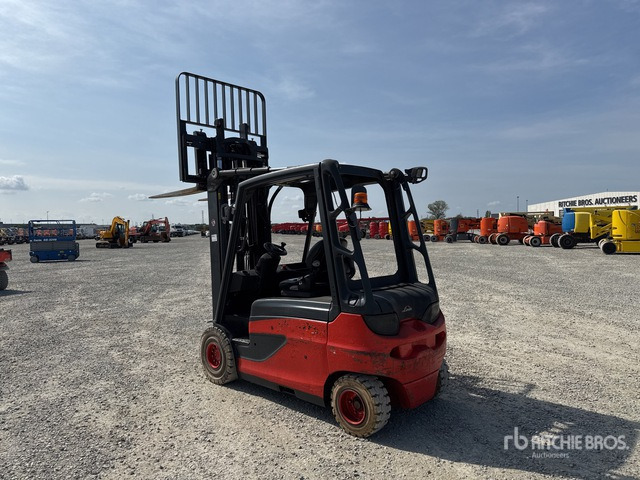 2014 Linde E30L-01 3000 kg Electric Forklift - Empilhadeira elétrica: foto 3 2014 Linde E30L-01 3000 kg Electric Forklift - Empilhadeira elétrica: foto 3