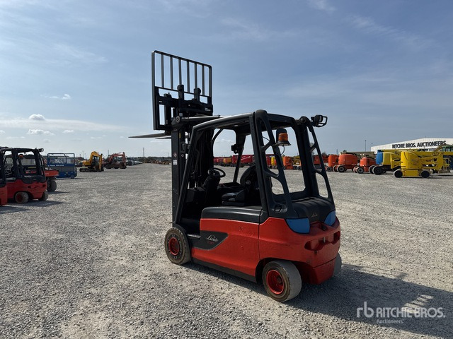 2014 Linde E30L-01 3000 kg Electric Forklift - Empilhadeira elétrica: foto 4 2014 Linde E30L-01 3000 kg Electric Forklift - Empilhadeira elétrica: foto 4