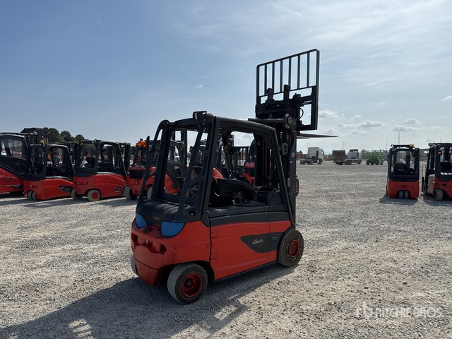 2014 Linde E30L-01 3000 kg Electric Forklift - Empilhadeira elétrica: foto 3 2014 Linde E30L-01 3000 kg Electric Forklift - Empilhadeira elétrica: foto 3