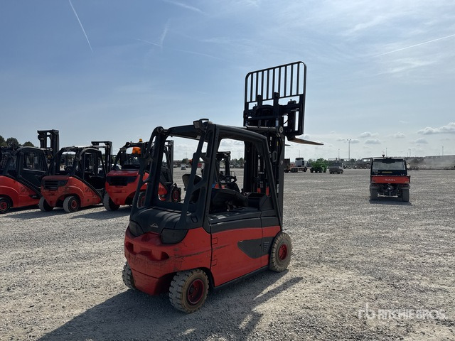 2014 Linde E30L-01 3000 kg Electric Forklift - Empilhadeira elétrica: foto 4 2014 Linde E30L-01 3000 kg Electric Forklift - Empilhadeira elétrica: foto 4