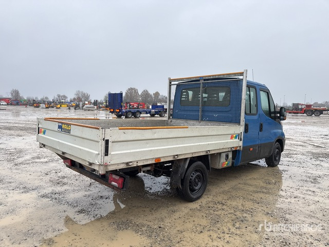 2015 Iveco Daily 33-110 Crew Cab Flatbed Truck - Camião de caixa aberta/ Plataforma: foto 3 2015 Iveco Daily 33-110 Crew Cab Flatbed Truck - Camião de caixa aberta/ Plataforma: foto 3
