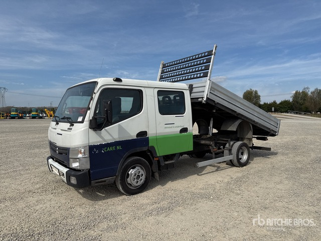 2015 Mitsubishi Canter Crew Cab Dump Truck: Light Duty - Caminhão basculante: foto 1 2015 Mitsubishi Canter Crew Cab Dump Truck: Light Duty - Caminhão basculante: foto 1