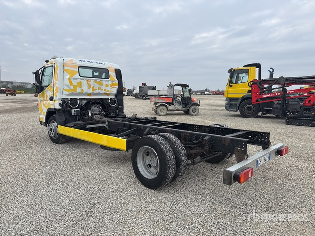 2015 Mitsubishi Fuso Canter 7C18 4x2 Cab and Chassis - Caminhão chassi: foto 3 2015 Mitsubishi Fuso Canter 7C18 4x2 Cab and Chassis - Caminhão chassi: foto 3