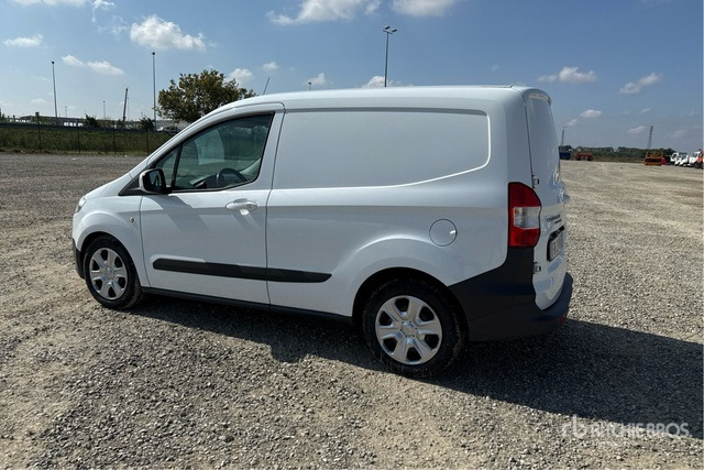2018 Ford Transit Courier Autocarro furgonato - Furgão compacto: foto 3 2018 Ford Transit Courier Autocarro furgonato - Furgão compacto: foto 3