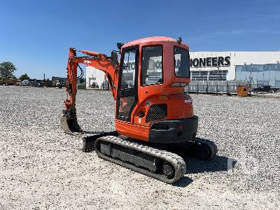 KUBOTA U35-3A2 - Mini escavadeira: foto 2 KUBOTA U35-3A2 - Mini escavadeira: foto 2