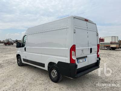 PEUGEOT BOXER 335 L3H2 2.2 BLUEHDI 140CV SeS ... - Caminhão furgão: foto 2 PEUGEOT BOXER 335 L3H2 2.2 BLUEHDI 140CV SeS ... - Caminhão furgão: foto 2