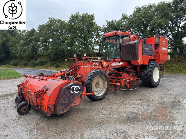 1998 Matrot M41H Self-Propelled 6 Row Machine A ... Sugar Beet Harvester - Colheitadeira de beterraba: foto 1 1998 Matrot M41H Self-Propelled 6 Row Machine A ... Sugar Beet Harvester - Colheitadeira de beterraba: foto 1