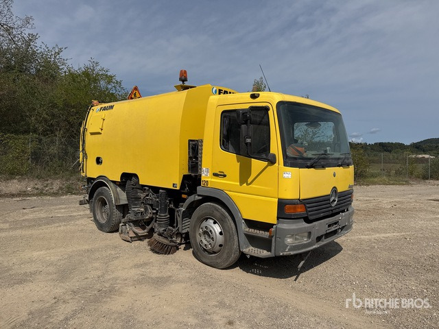2002 Mercedes-Benz Atego 2001 Faun VIAJET 6 R/L on Balayeuse Sweeper Truck - Varredora urbana: foto 1 2002 Mercedes-Benz Atego 2001 Faun VIAJET 6 R/L on Balayeuse Sweeper Truck - Varredora urbana: foto 1