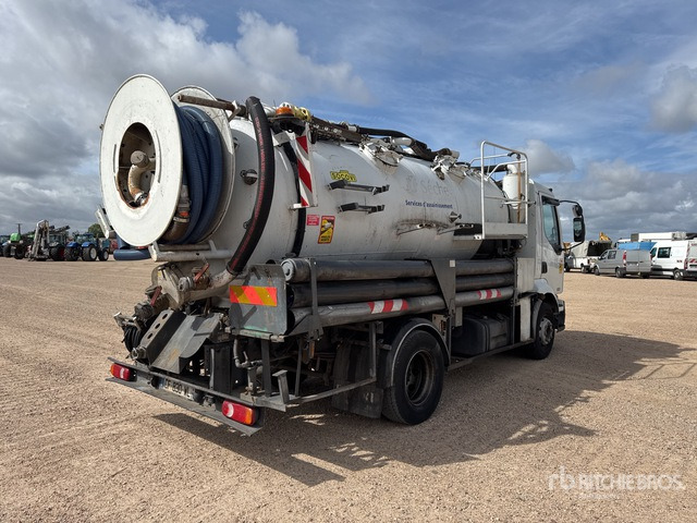 2005 Renault Midlum 220 dCi 2005 Rivard Cleanfos 16T on 4x2 ... Vacuum Excavator Truck - Caminhão limpa fossa: foto 4 2005 Renault Midlum 220 dCi 2005 Rivard Cleanfos 16T on 4x2 ... Vacuum Excavator Truck - Caminhão limpa fossa: foto 4