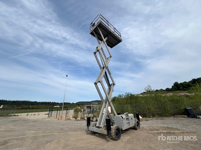 2009 Haulotte H12SX 4x4 Diesel Nacelle Ciseau Scissor Lift - Plataforma de Tijera/ Plataforma de tesoura: foto 3 2009 Haulotte H12SX 4x4 Diesel Nacelle Ciseau Scissor Lift - Plataforma de Tijera/ Plataforma de tesoura: foto 3