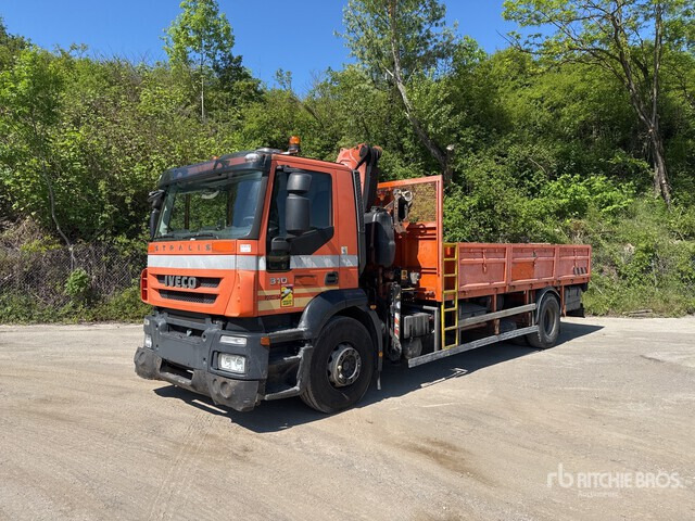 2009 Iveco Stralis 310 2009 Fassi F130A21 on 4x2 Camio ... Flatbed Truck with Crane - Camião de caixa aberta/ Plataforma, Caminhão grua: foto 2 2009 Iveco Stralis 310 2009 Fassi F130A21 on 4x2 Camio ... Flatbed Truck with Crane - Camião de caixa aberta/ Plataforma, Caminhão grua: foto 2