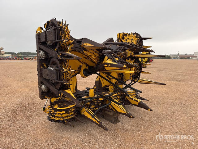 2010 New Holland FI470 Bec A Mais 10 Rangs 10 Row Corn Forage Harvester Header - Plataforma para colher milho: foto 1 2010 New Holland FI470 Bec A Mais 10 Rangs 10 Row Corn Forage Harvester Header - Plataforma para colher milho: foto 1