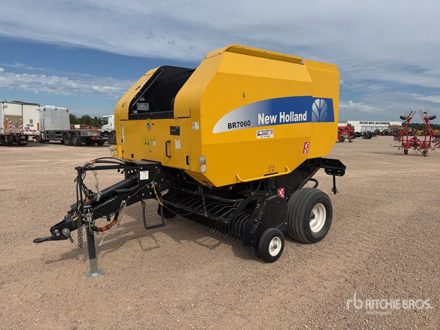 2013 New Holland BR7060 Presse A Balles Rondes Round Baler - Enfardadeira de fardos redondos: foto 1 2013 New Holland BR7060 Presse A Balles Rondes Round Baler - Enfardadeira de fardos redondos: foto 1