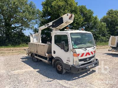 NISSAN CABSTAR 35.11 2009 Versalift ET-30-LE 9 m on ... - Caminhão com plataforma aérea: foto 4 NISSAN CABSTAR 35.11 2009 Versalift ET-30-LE 9 m on ... - Caminhão com plataforma aérea: foto 4