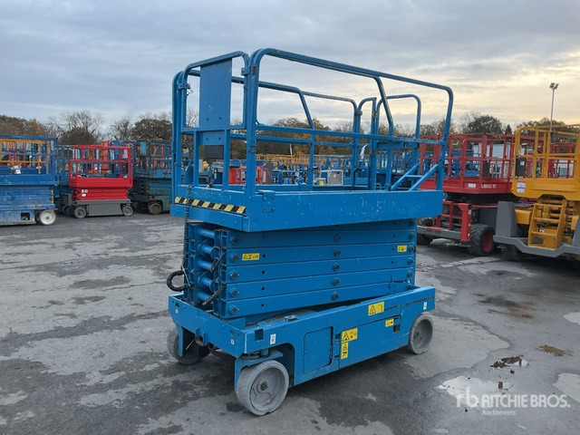 Plataforma de Tijera/ Plataforma de tesoura 2015 Genie GS4047 Electric Scissor Lift: foto 1