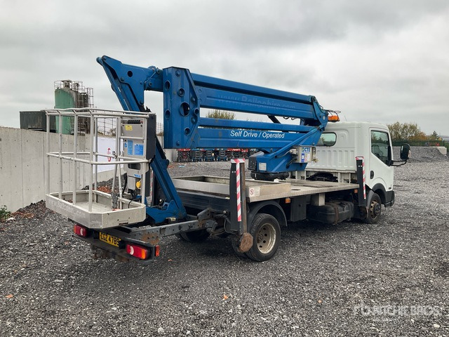 2015 Nissan Cabstar NT400 2015 CTE ZED 21.2JH 20 m on 4x2 Bucket Truck - Caminhão com plataforma aérea: foto 4 2015 Nissan Cabstar NT400 2015 CTE ZED 21.2JH 20 m on 4x2 Bucket Truck - Caminhão com plataforma aérea: foto 4