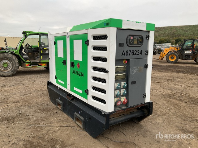 2015 Sdmo R110C3 2015 Sdmo R110 Generator Set Generator Set - Gerador elétrico: foto 1 2015 Sdmo R110C3 2015 Sdmo R110 Generator Set Generator Set - Gerador elétrico: foto 1