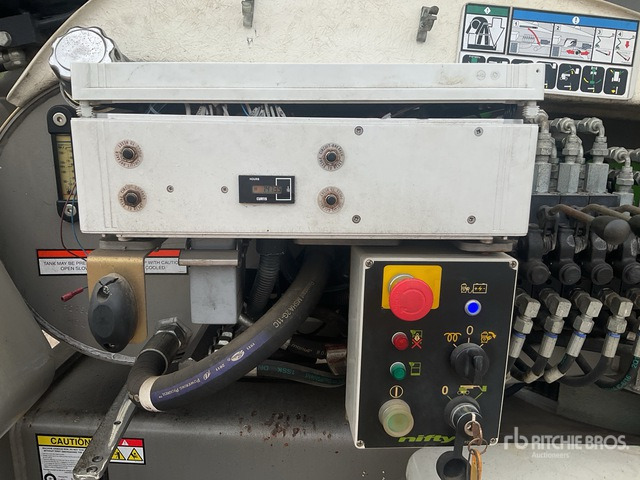 Plataforma articulada 2016 Nifty HR21 4WD Hybrid Articulating Boom Lift: foto 6