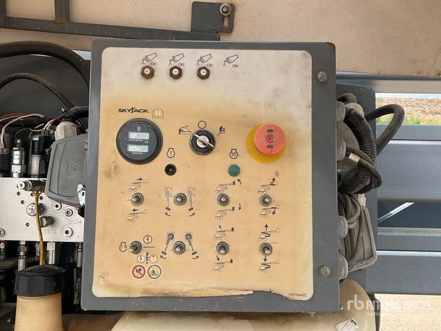 2016 Skyjack SJ51AJ 4WD Diesel Articulating Boom Lift - Plataforma articulada: foto 5 2016 Skyjack SJ51AJ 4WD Diesel Articulating Boom Lift - Plataforma articulada: foto 5