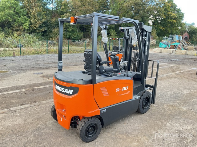 2023 Doosan B30X-7 PLUS 2023 Doosan B30X-7 PLUS 3000 kg Electric Forklift (Unused) Electric Forklift - Empilhadeira elétrica: foto 3 2023 Doosan B30X-7 PLUS 2023 Doosan B30X-7 PLUS 3000 kg Electric Forklift (Unused) Electric Forklift - Empilhadeira elétrica: foto 3