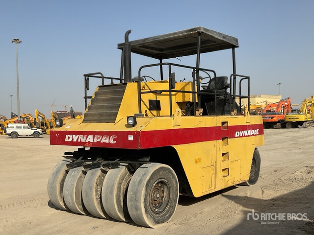 2002 Dynapac CP 271 9 Wheel Pneumatic Roller - Compactador de pneus: foto 2 2002 Dynapac CP 271 9 Wheel Pneumatic Roller - Compactador de pneus: foto 2