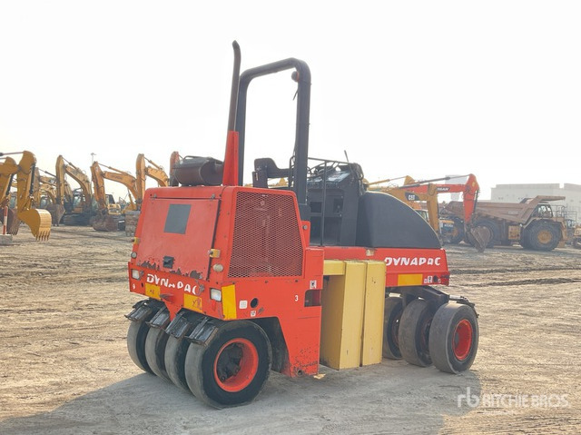 2004 Dynapac CP132 9 Wheel Pneumatic Roller - Compactador de pneus: foto 5 2004 Dynapac CP132 9 Wheel Pneumatic Roller - Compactador de pneus: foto 5