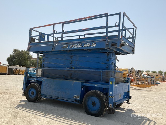 2005 JLG MEWP 245-25 4x4 Diesel Scissor Lift - Plataforma de Tijera/ Plataforma de tesoura: foto 4 2005 JLG MEWP 245-25 4x4 Diesel Scissor Lift - Plataforma de Tijera/ Plataforma de tesoura: foto 4