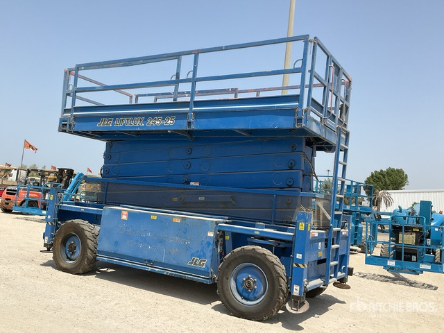 2005 JLG MEWP 245-25 4x4 Diesel Scissor Lift - Plataforma de Tijera/ Plataforma de tesoura: foto 2 2005 JLG MEWP 245-25 4x4 Diesel Scissor Lift - Plataforma de Tijera/ Plataforma de tesoura: foto 2