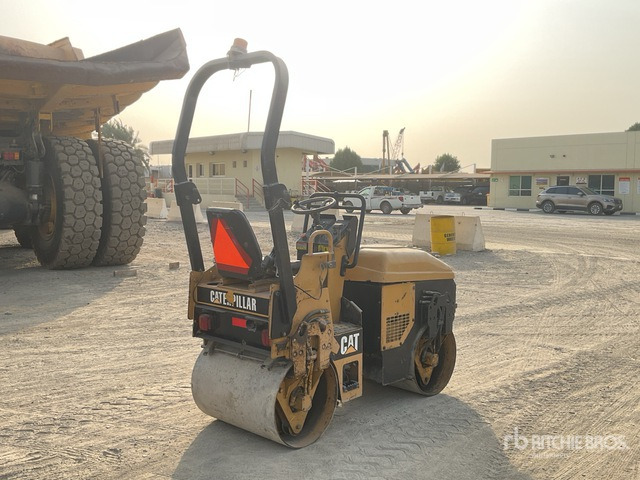 2006 Cat CB114 Double Drum Roller - Compactador de asfalto: foto 3 2006 Cat CB114 Double Drum Roller - Compactador de asfalto: foto 3