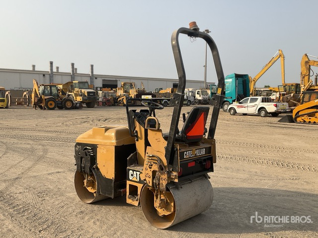 2006 Cat CB114 Double Drum Roller - Compactador de asfalto: foto 2 2006 Cat CB114 Double Drum Roller - Compactador de asfalto: foto 2