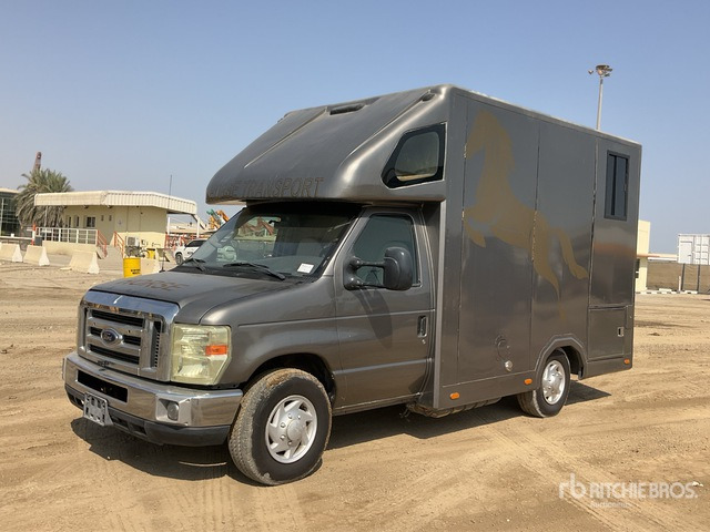 2008 Ford F-350 4x2 Horse Transporting Truck :Misc. Truck - Caminhão para transporte de cavalos: foto 2 2008 Ford F-350 4x2 Horse Transporting Truck :Misc. Truck - Caminhão para transporte de cavalos: foto 2
