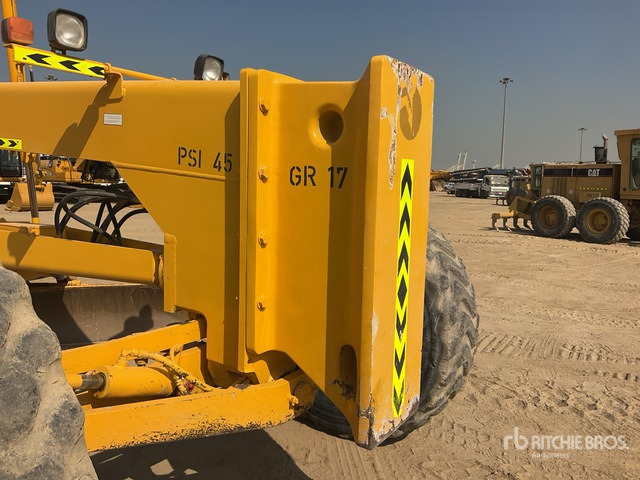 2008 Komatsu GD705A-4 Motor Grader - Motoniveladora: foto 4 2008 Komatsu GD705A-4 Motor Grader - Motoniveladora: foto 4