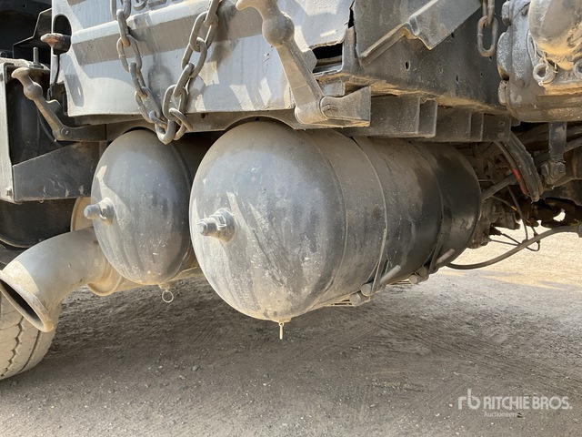 2008 Volvo FM400 6x4 20000 Liters Vacuum Tanker Truck - Caminhão limpa fossa: foto 5 2008 Volvo FM400 6x4 20000 Liters Vacuum Tanker Truck - Caminhão limpa fossa: foto 5