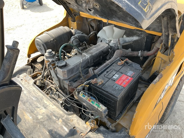 2010 Cat DP25NT 2.5 ton Forklift - Empilhadeira a diesel: foto 5 2010 Cat DP25NT 2.5 ton Forklift - Empilhadeira a diesel: foto 5