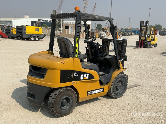 2010 Cat DP25NT 2.5 ton Forklift - Empilhadeira a diesel: foto 3 2010 Cat DP25NT 2.5 ton Forklift - Empilhadeira a diesel: foto 3