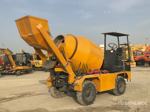 2010 Silla 3500 4x4 Self-Loading All Terrain Mixer - Caminhão betoneira: foto 2 2010 Silla 3500 4x4 Self-Loading All Terrain Mixer - Caminhão betoneira: foto 2