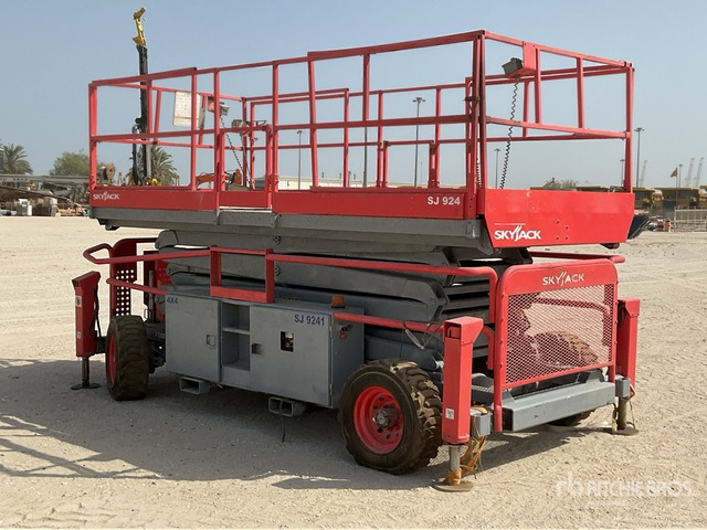 2012 Skyjack SJ9241 4x4 Diesel Scissor Lift - Plataforma de Tijera/ Plataforma de tesoura: foto 4 2012 Skyjack SJ9241 4x4 Diesel Scissor Lift - Plataforma de Tijera/ Plataforma de tesoura: foto 4