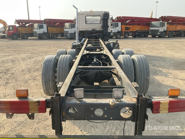 2014 FAW CA1313P 8x4 Twin-Steer Cab and Chassis - Caminhão chassi: foto 5 2014 FAW CA1313P 8x4 Twin-Steer Cab and Chassis - Caminhão chassi: foto 5