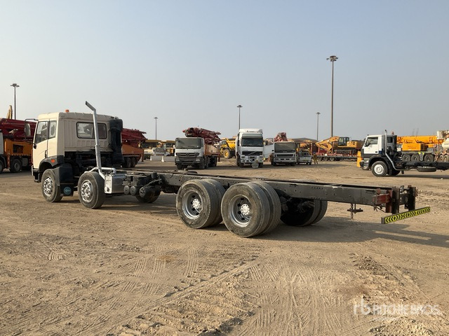 2014 FAW CA1313P 8x4 Twin-Steer Cab and Chassis - Caminhão chassi: foto 4 2014 FAW CA1313P 8x4 Twin-Steer Cab and Chassis - Caminhão chassi: foto 4