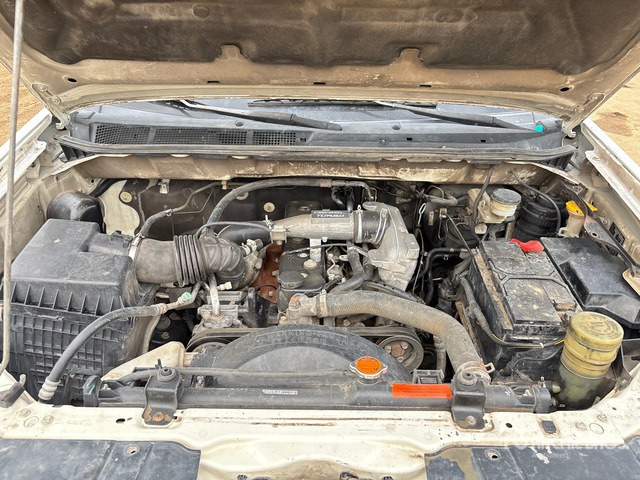 2015 Isuzu D-Max 4x2 Crew Cab Pickup - Pick-up: foto 5 2015 Isuzu D-Max 4x2 Crew Cab Pickup - Pick-up: foto 5