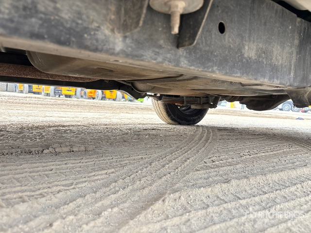 2015 Isuzu D-Max 4x2 Crew Cab Pickup - Pick-up: foto 4 2015 Isuzu D-Max 4x2 Crew Cab Pickup - Pick-up: foto 4