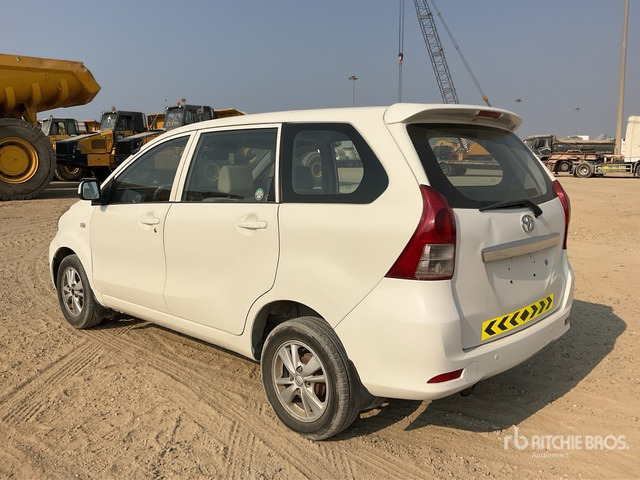 2015 Toyota Avanza Minivan - Automóvel: foto 2 2015 Toyota Avanza Minivan - Automóvel: foto 2