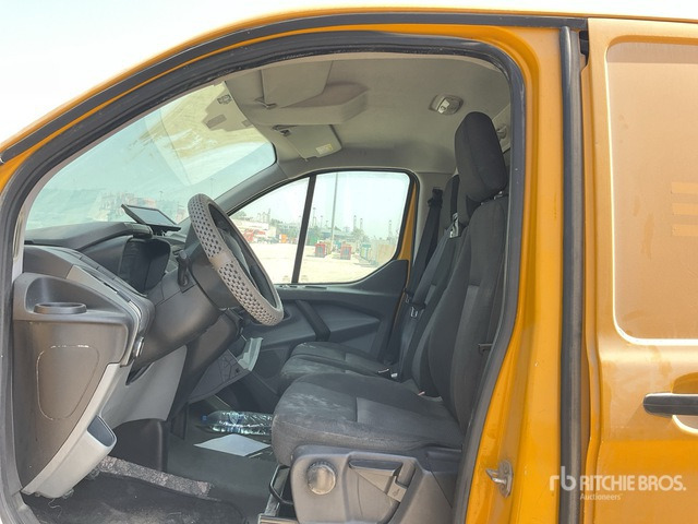 2018 Ford Transit (Inoperable) Cargo Van - Furgão: foto 5 2018 Ford Transit (Inoperable) Cargo Van - Furgão: foto 5
