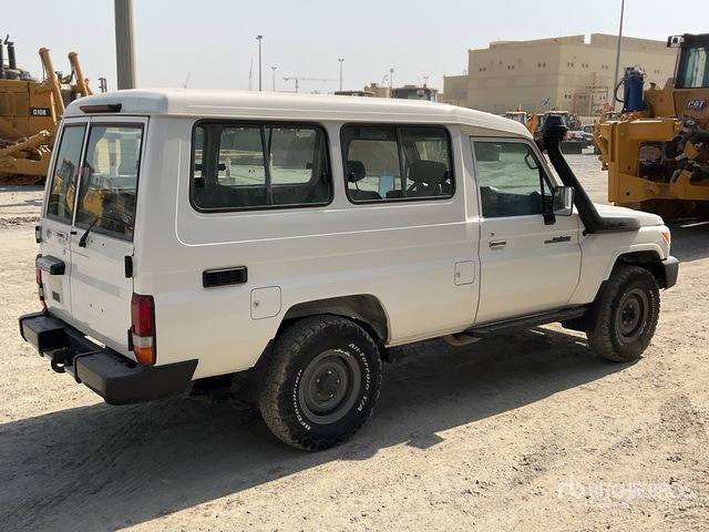 2019 Toyota Land Cruiser 78L 4x4 SUV - SUV: foto 5 2019 Toyota Land Cruiser 78L 4x4 SUV - SUV: foto 5