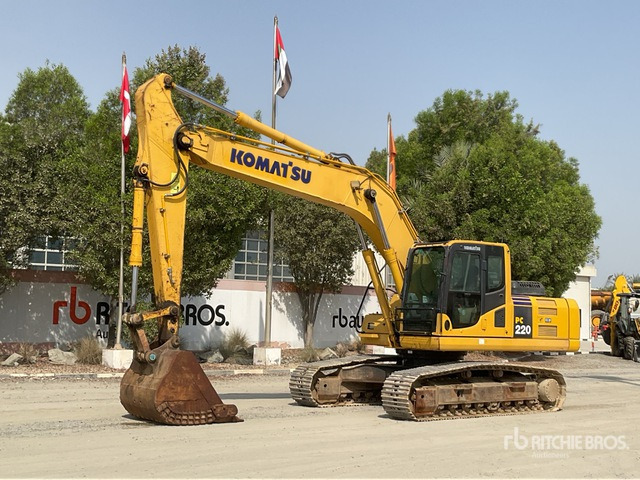 2020 Komatsu PC220-8M0 - Escavadora de rastos: foto 1 2020 Komatsu PC220-8M0 - Escavadora de rastos: foto 1