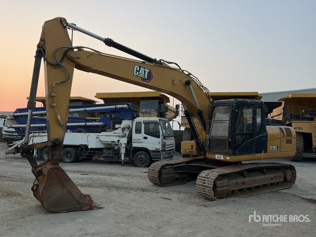 2022 Cat 323D3 - Escavadora de rastos: foto 1 2022 Cat 323D3 - Escavadora de rastos: foto 1
