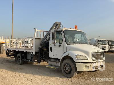 FREIGHTLINER Hiab 070A 4 ton Knuckle Boom on 4x2 - Camião de caixa aberta/ Plataforma, Caminhão grua: foto 4 FREIGHTLINER Hiab 070A 4 ton Knuckle Boom on 4x2 - Camião de caixa aberta/ Plataforma, Caminhão grua: foto 4