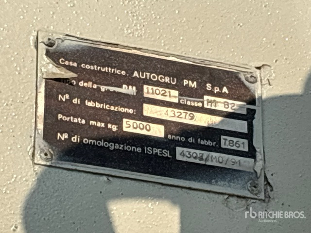 Iveco 110-17 Flatbed Truck with Crane - Camião de caixa aberta/ Plataforma, Caminhão grua: foto 5 Iveco 110-17 Flatbed Truck with Crane - Camião de caixa aberta/ Plataforma, Caminhão grua: foto 5