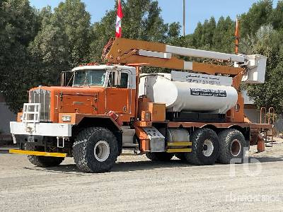 KENWORTH C500B 6x6 w/ Water Tank - Caminhão com plataforma aérea: foto 1 KENWORTH C500B 6x6 w/ Water Tank - Caminhão com plataforma aérea: foto 1